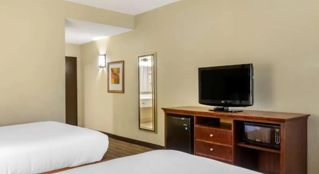 Четырёхместный номер Standard Country Inn & Suites by Radisson, Atlanta Downtown