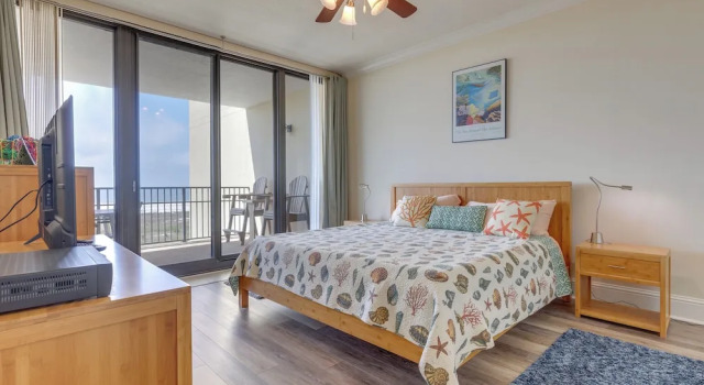 Апартаменты Beachfront Dauphin Island Condo w/ 2 Pools & Sauna