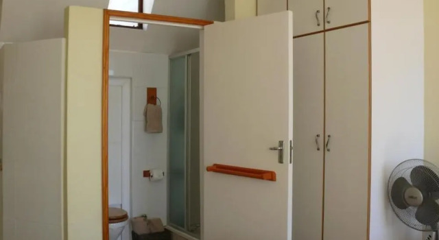 Aberdour Guesthouse, Reservar Apart-hotel Hotéis em Port Elizabeth com estacionamento, perto de Tramways Building, Estacionamento