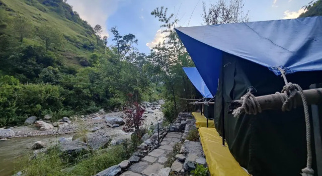 Hobo Rivercamp, Rezervovat Hotel Levné hotely v Almora