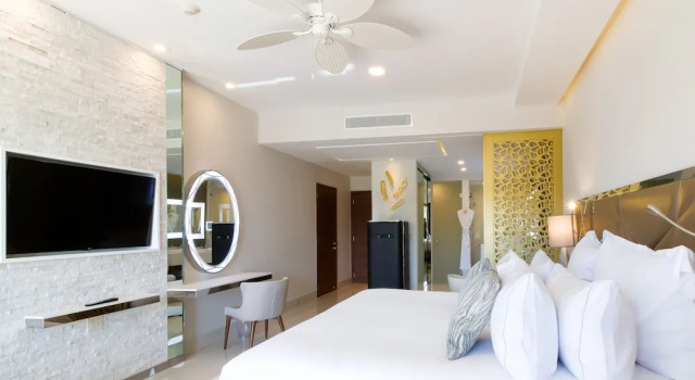 Двухместный полулюкс Garza Blanca Resort & Spa Los Cabos