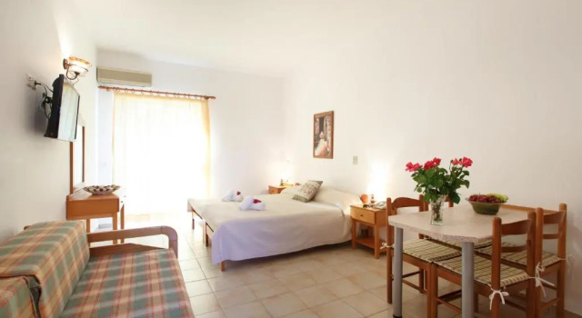 Студия Superior Morpheas Apartments
