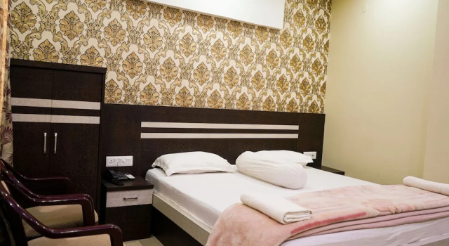 Hotel Prince, Varaa Hotelli Hotellit Mandarmoni uima-altaalla, Uima-allas
