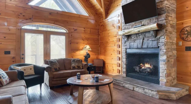 Alpine Mountain Lodge by Avantstay Sleeps 19 Luxury Cabin Game Room, Hot Tub Dollywood, Забронировать Дом для отпуска Виллы Пиджен-Фордж, рядом с Парк развлечений The Island in Pigeon Forge, Вилла