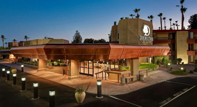 Doubletree by Hilton Phoenix - Tempe