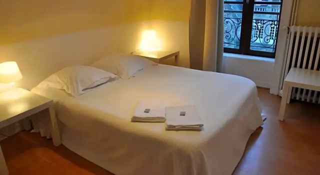 Cafe Hotel du Theatre, Rezerwuj Hotel Dinan 