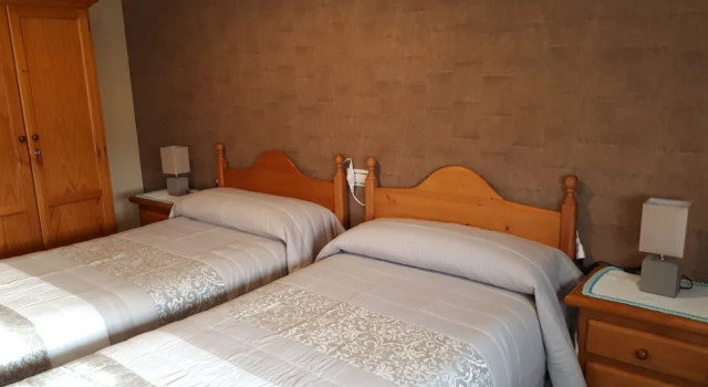 Apartamento Sallan Ainsa, Book Apartment Hotels in Aragon with Parking, Parking