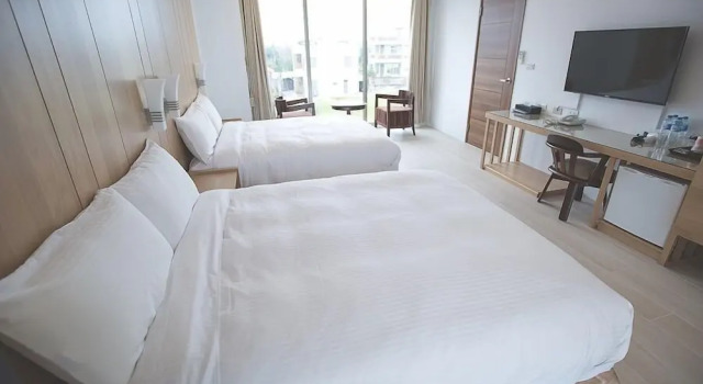 Четырёхместный номер Comfort с балконом Southmost Resort
