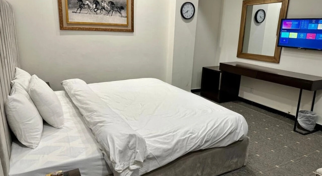 Номер Standard Feliciti Express Islamabad