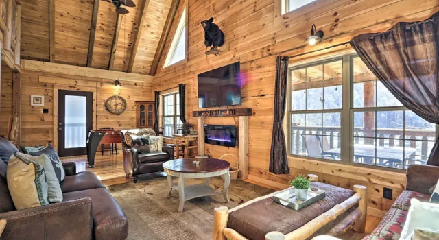 1 Mi to Dtwn Gatlinburg: Cabin w/ Game Room
