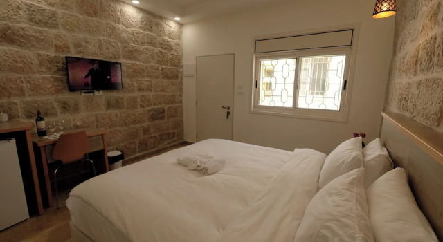 Номер Superior St. George’s Cathedral Pilgrim Guesthouse   Jerusalem