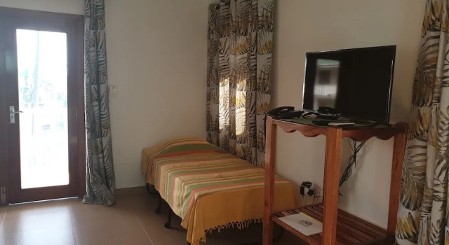 La Maison Hibiscus Self Catering Accommodation, Book Hotel Hotels in Mahe with Parking, Parking