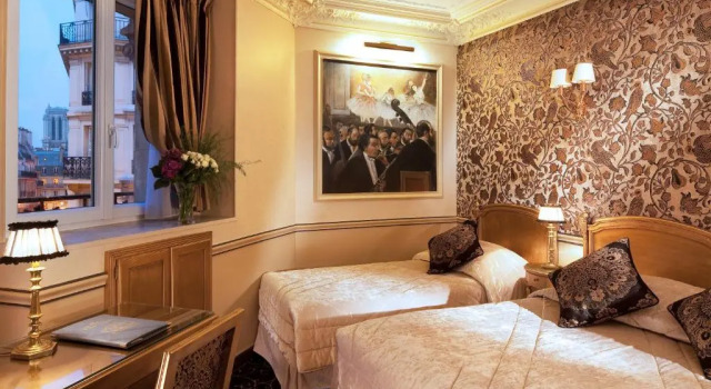Трёхместный номер Privilege Hotel & Spa Saint-Jacques