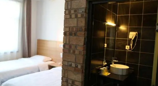 Huashan Lotus International Hostel, Buchen Sie Hostel Huayin Shaanxi