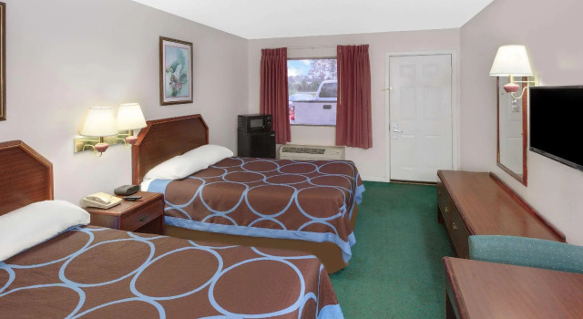 Четырёхместный номер Standard Super 8 by Wyndham Ocean Springs Biloxi