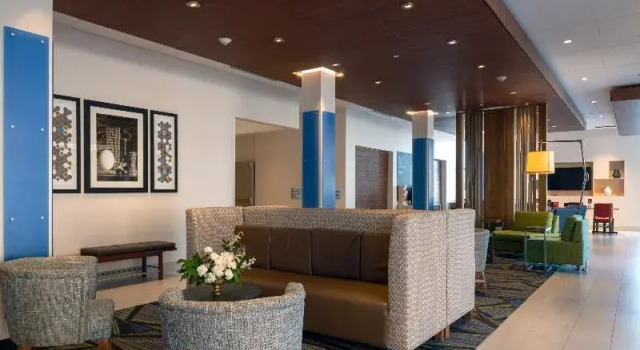Holiday Inn Express Tulsa Downtown - Arts District, Забронировать Отель Талса Оклахома, рядом с Sherwin Miller Museum of Jewish Art