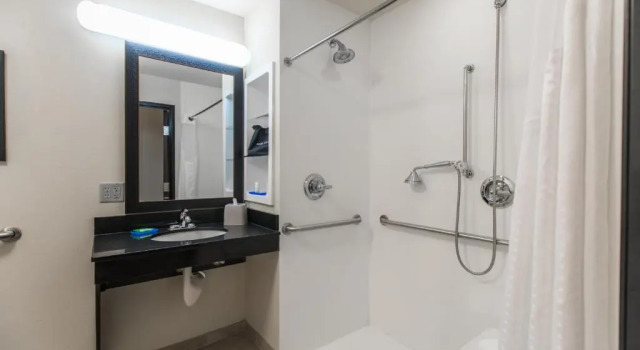 Люкс Holiday Inn Express & Suites Oklahoma City NW - Quail Springs by IHG
