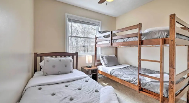 < 2 Mi to Dresser Lake: Home w/ Pool Access!, Book Hotel Tobyhanna 