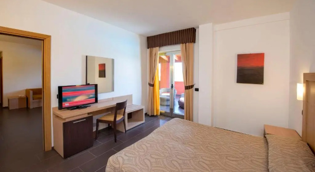 Трёхместный номер Superior VOI Baia di Tindari Resort