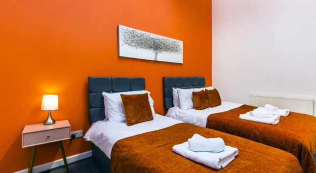 Amazing Flat with Recreational Activities for large families!, Varaa Huoneisto Asunnot kohteessa Merseyside, Huoneisto
