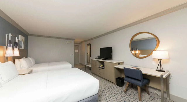 Четырёхместный номер Standard Hilton Melbourne Beach Oceanfront