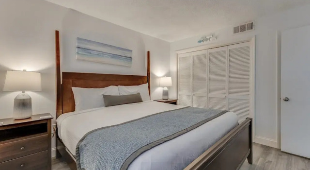 1008 Blue Dolphin 1 Bedroom Condo