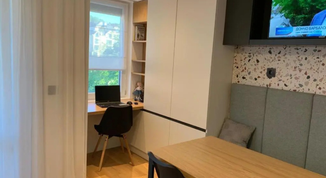 Luxurious One Bedroom Studio in Top Center