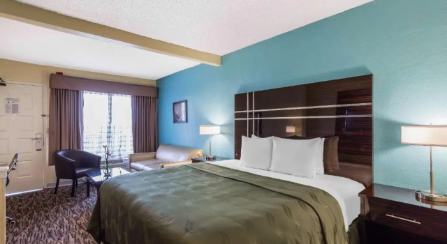 Номер Standard Boca Suites Deerfield Beach; SureStay Collection by BW