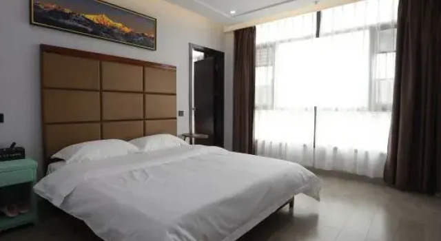 Suite Deluxe Enjoy Theme Hotel