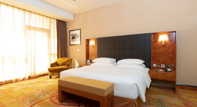 Люкс семейный Millennium Airport Hotel Dubai