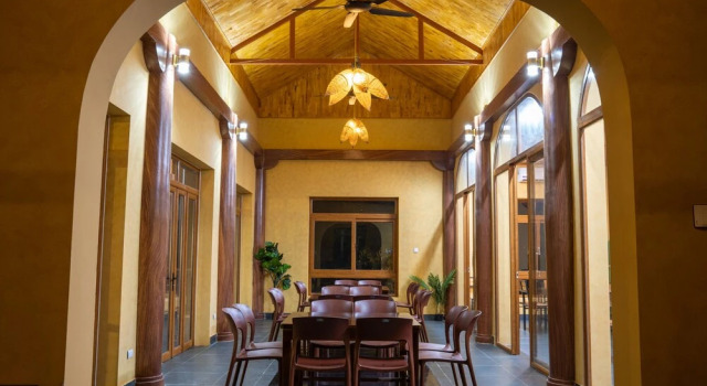 Sky Bay Lodge