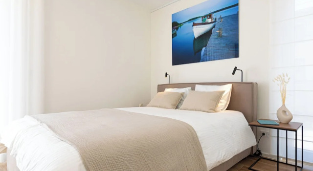 En Suite bedrooms at Reckenthal House by Rentaroo, Prenota Affittacamere Strassen Luxembourg