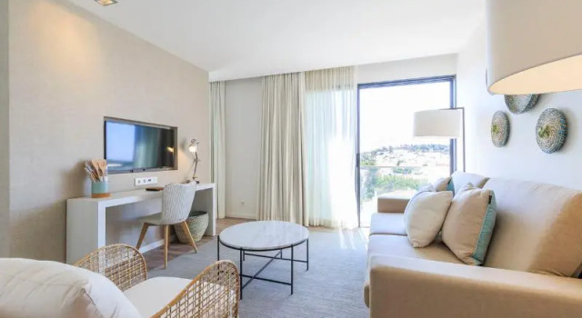 Четырёхместный семейный номер Standard Santiago Hotel