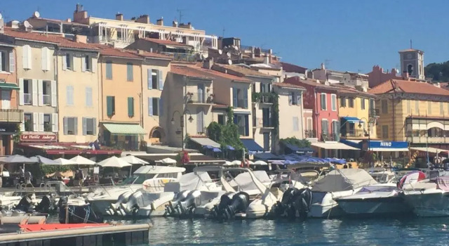 Апартаменты Cassis, le Grand Bleu, triplex vue mer, port plage 10mn à pieds