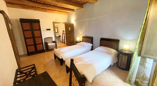 Spoleto Tranquilita Sleeps 20 With Wifi Pool Yoga Studio Gardens and Views, Varaa Villa Spoleto Umbria