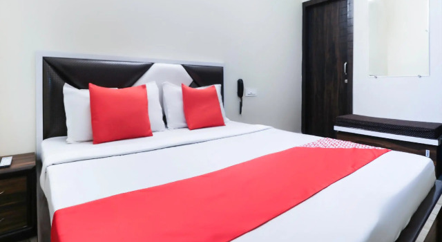OYO 69706 Royal King, Book Hotel Amritsar Punjab