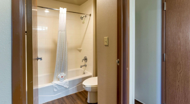 Четырёхместный люкс Comfort Inn West Valley - Salt Lake City South