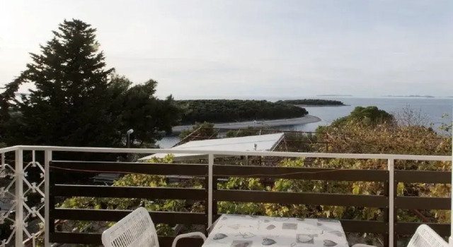 Apartments and Rooms Mirja