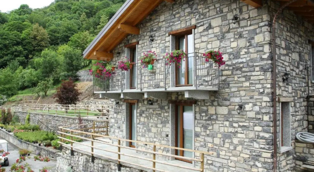 Agriturismo Il Sorriso dei Figli, Prenota Hotel Dizzasco Como