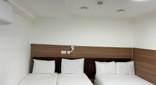 Четырёхместный номер Standard Plaza London Hotel