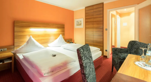 Двухместный номер Standard с балконом Hotel Isartor