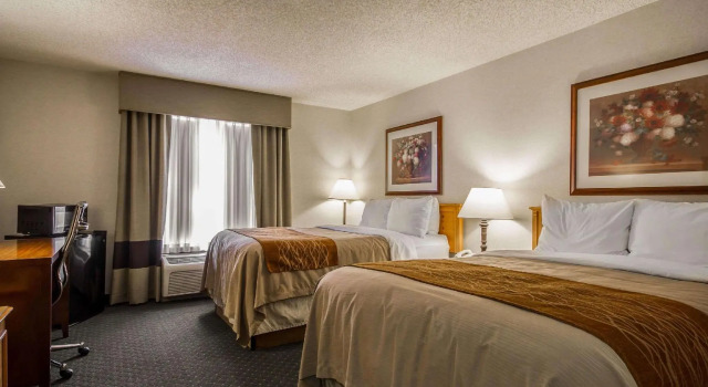 Четырёхместный номер Standard Comfort Inn Fond Du Lac