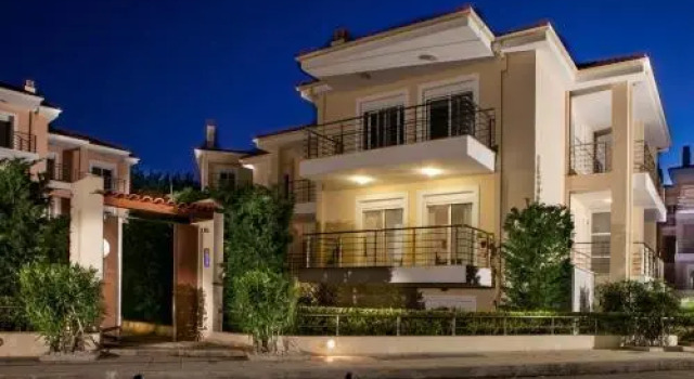 Aparthotel 5 Stars Karavomylos
