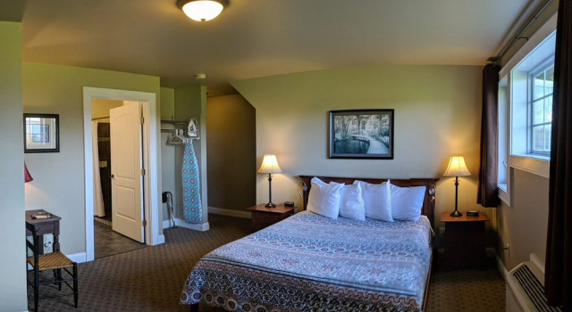 The Meadowlark Inn, Забронировать Гостевой дом Ист-Спрингфилд штат Нью-Йорк