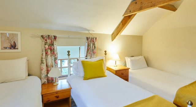 Host Stay Granary Cottage, Забронировать Дом для отпуска Отели Северного Йоркшира с парковкой, Парковка
