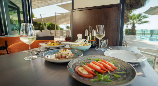 Ylli i Detit, Rezerwuj Hotel Hotele w Durres County z parkingiem, Parking