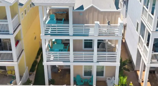 Dauphin Beach House 3 Bedroom & Pool