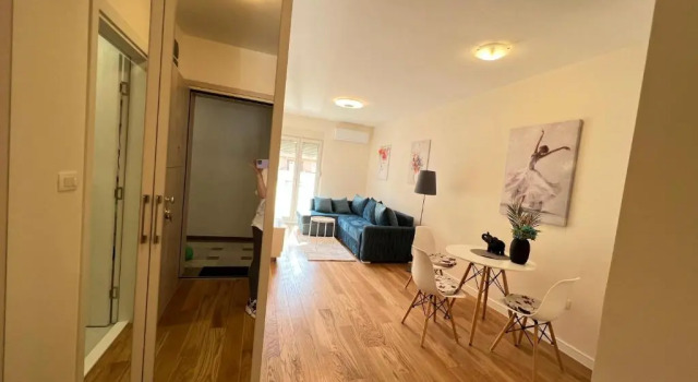 White Homes 50 - Central Point, Book Apartment Hotels in Podgorica County with Parking, Parking