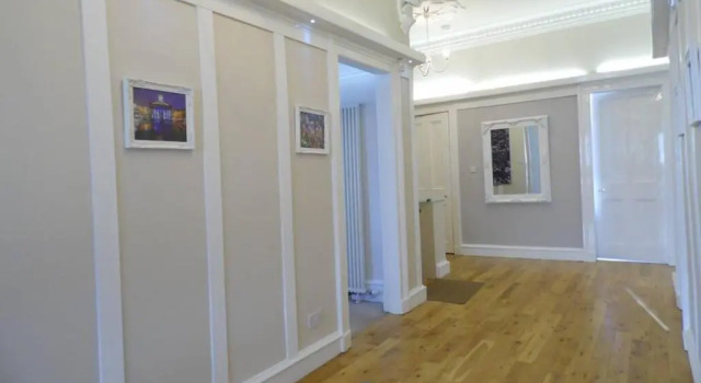 Апартаменты WEST END - Stunning, spacious, 3 bedroom, main door flat with private parking