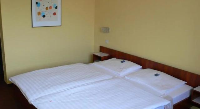 Трёхместный номер Standard Hotel Meran Hallenbad & Sauna